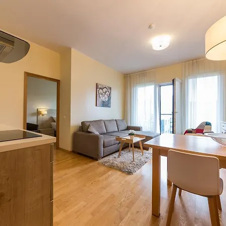 Solar - Foorum Center * Ταλίν